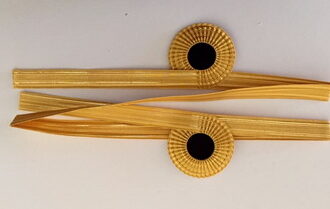 Epaulettes